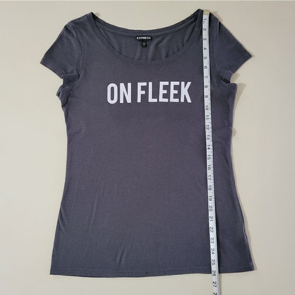 Express Women's Gray Roundneck Graphic On Fleek Short Sleeve T-shirt - Picture 4 of 10